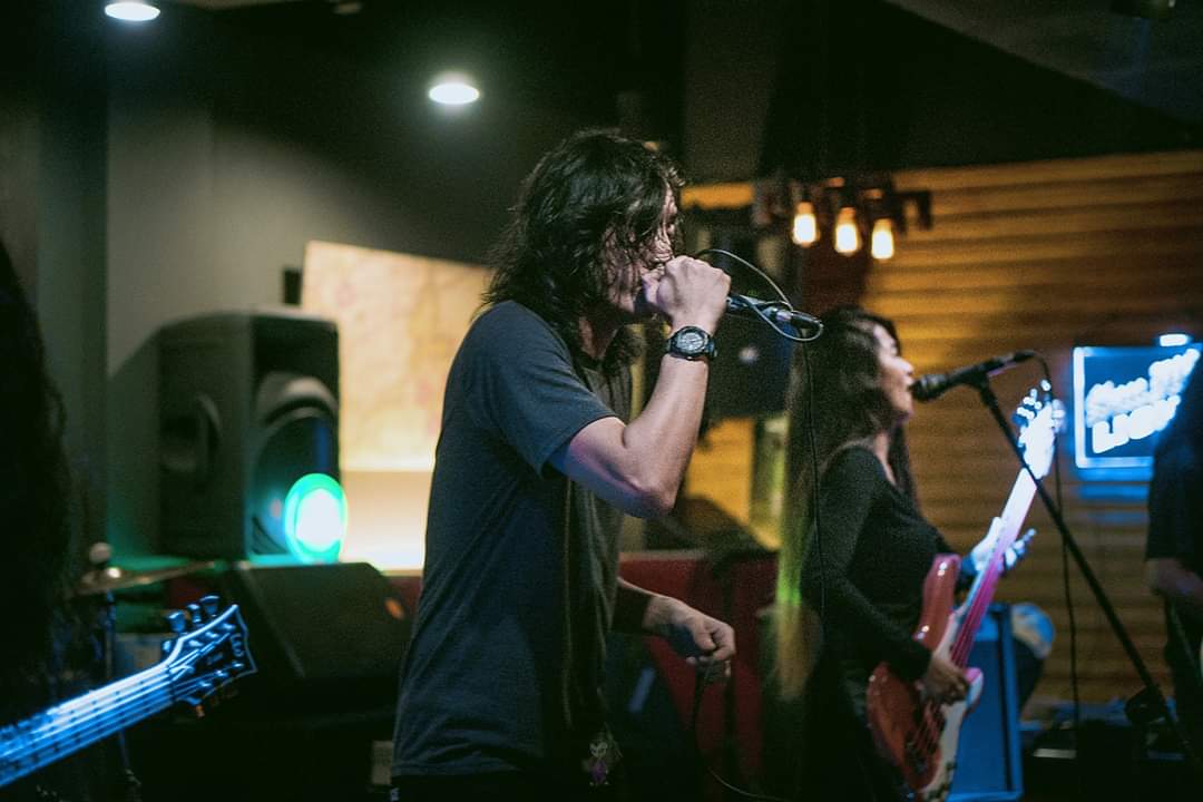 ashfallph's tweet photo. Last saturday at Live Evil's MV Launch

📸 Jong Yara

#ashfallph #metalcore #rock #band #gig https://t.co/3KB1n6mXOs