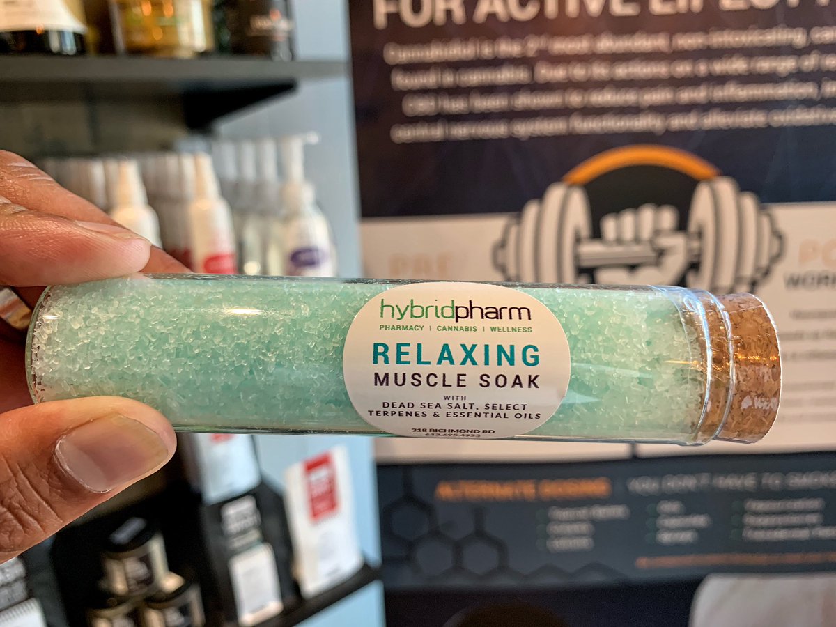 hybrid_pharm's tweet photo. New product alert ๐จ๐จ๐จ
Soak away your soreness with our new relaxing #MuscleSoak the perfect partner to our best selling #MuscleEase cooling cream
๐๐ฑ
Come in and learn about the power of #Terpenes today ๐ฅ
#HybridPharm #Pharmasary #FromPlantToPatient #PharmaSeed #YOW https://t.co/wJW9o8WFF3