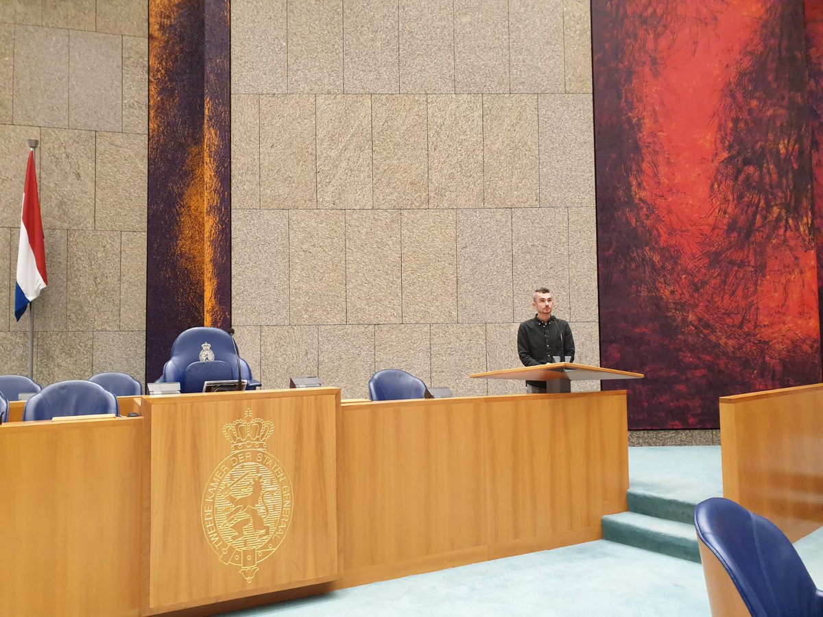 Geachte voorzitter, werken in de Zorg is mooi en dat moet zo blijven.

Helaas neemt uitstroom van zorgmedewerkers toe en dat is een probleem.

Dus laten we beginnen met goed zorgen voor zorgverleners, zodat zij goed kunnen zorgen voor de mensen die zorg nodig hebben.

#zorg