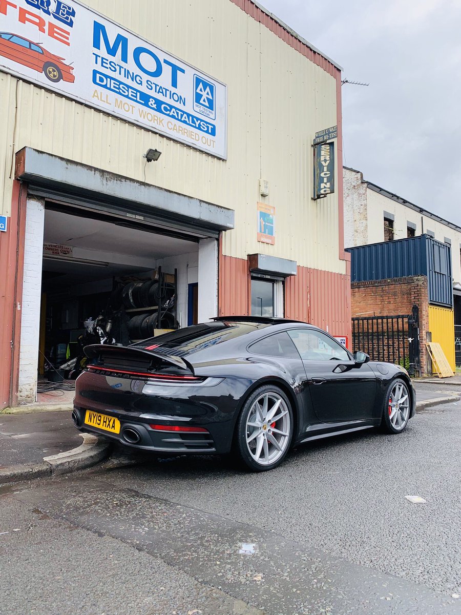 Porsche911UK tweet media
