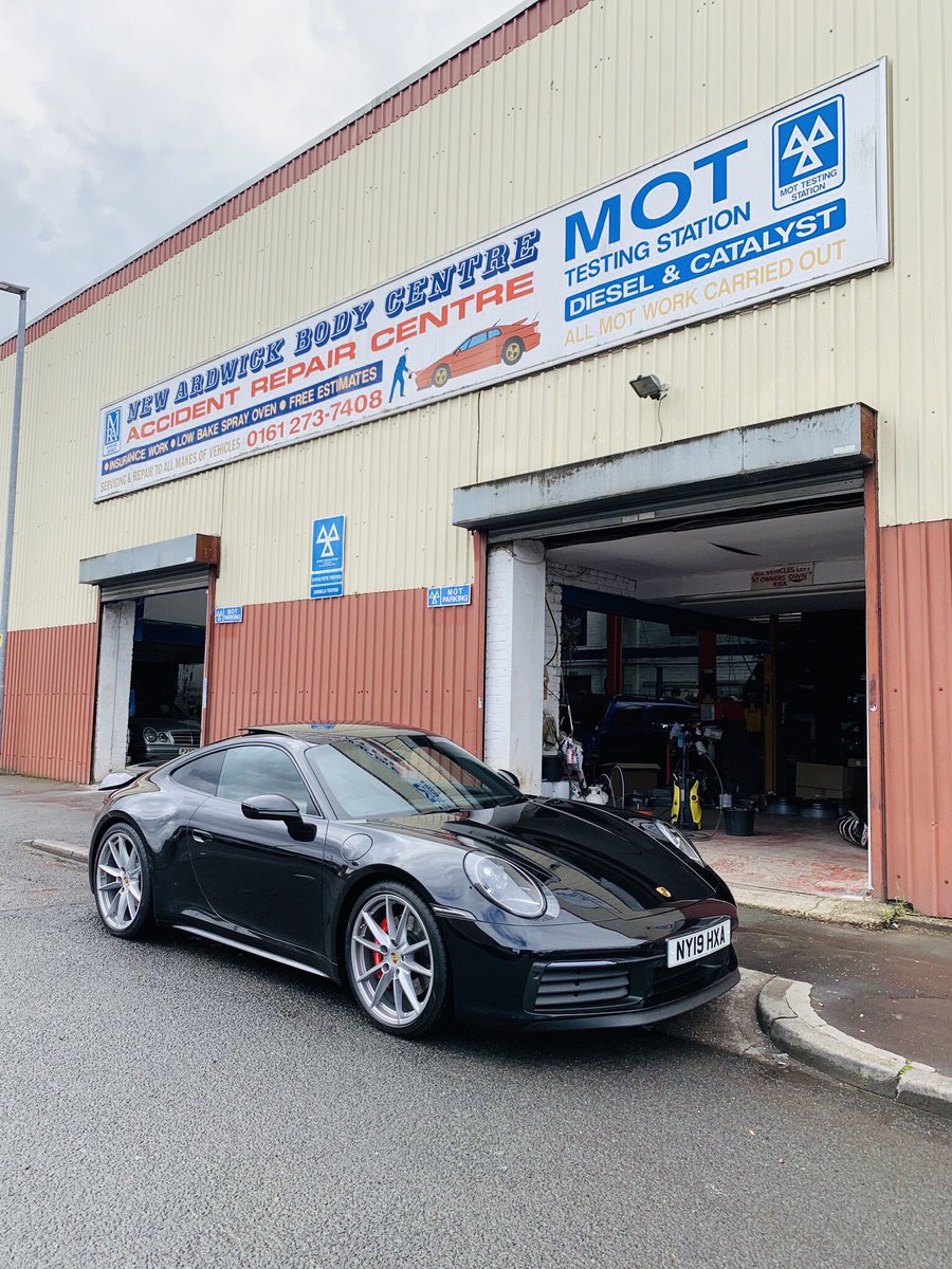 Porsche911UK tweet media