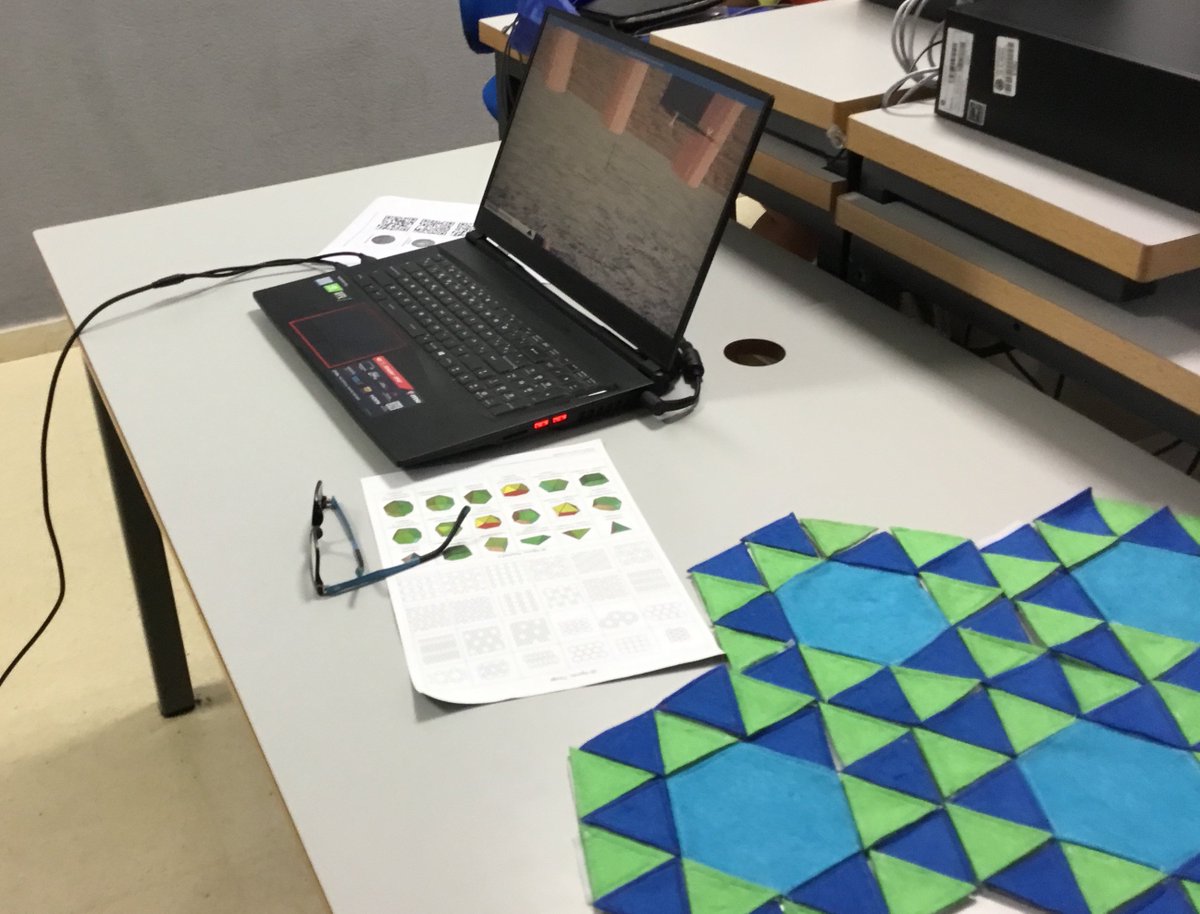 MomandGeekcom's tweet photo. II Campus Tecnológico para chicas en @ualmeria

Día 1: Arranca el campus con la recogida de acreditaciones y la inauguración oficial. Luego nos presentamos todas, y comenzamos con el taller ‘NeoTrie: Geometría 3D en Realidad Virtual’ impartido por @virtualdor 
#UALStem #UALjoven https://t.co/mvr1jFjvMp