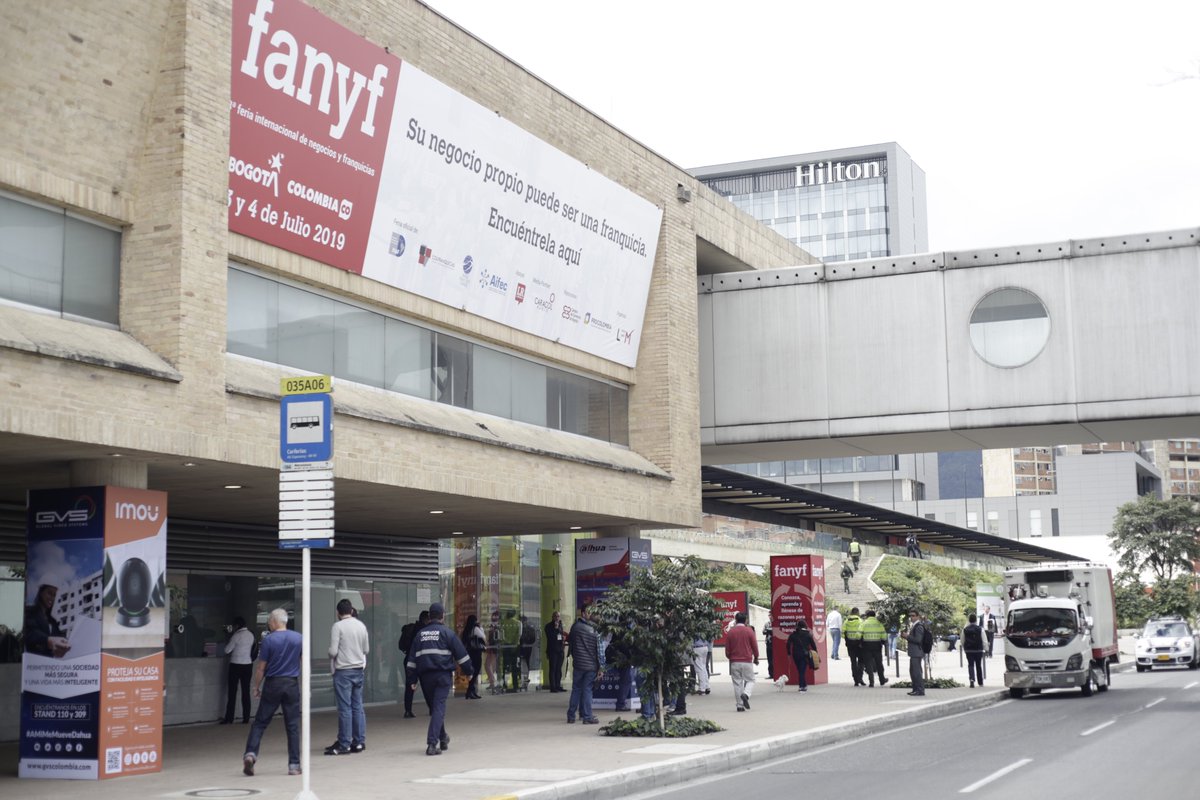 fanyfcolombia's tweet photo. Agradecemos a todos los visitantes de la 13ª FANYF, Feria Internacional de #Negocios y #Franquicias. Confiamos que puedan conseguir su libertad económica y financiera con una franquicia. Los esperamos nuevamente en #FANYF 2020. https://t.co/oFphrz6LtS