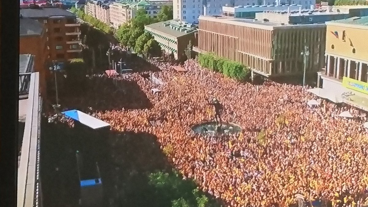 JaredBeeSV's tweet photo. Götaplatsen today.
#viskaparhistoria #viärsverige #vmbrons https://t.co/rNyWl74huO