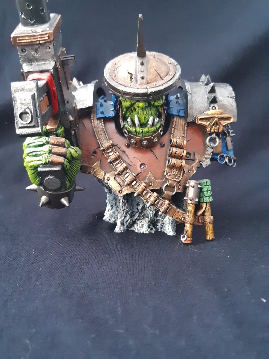 old_studios's tweet photo. Waiting for some washes to dry so I thought I'd show some of my old Forge World busts.
#paintings #PaintingWarhammer #paintingwarhammer40k #Oldwolfstudios https://t.co/KqdxjukRNC