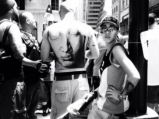 RenzoGrande's tweet photo. Fifth Avenue - New York City
.
#StreetPhotography #NewYork #FromStreetswithLove
.
.
.
.
#everybodystreet  #everydayeverywhere  #streetphotography #bestoflensculture  #lensonstreets #storyofthestreet  #burnmyeye  #spicollective
 #lensculture  #streetphotographers  #capturestr… https://t.co/9bUQGG4Xdq