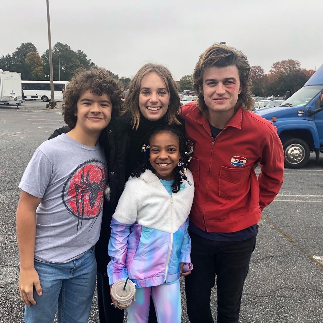 shyljl's tweet photo. Mejores equipos en #StrangerThings  

Steve y Dustin sublimes.
Robin y Steve dúo perfecto.
Erika y Dustin talento y audacia.
Eleven y Max poderío femenino. 
Hopper y Joyce, tensión sexual no resuelta.
Murray y Alexei, amistad y conexión.

Chapó Erika y Alexei en esta temporada. https://t.co/ID0y0xdmH2