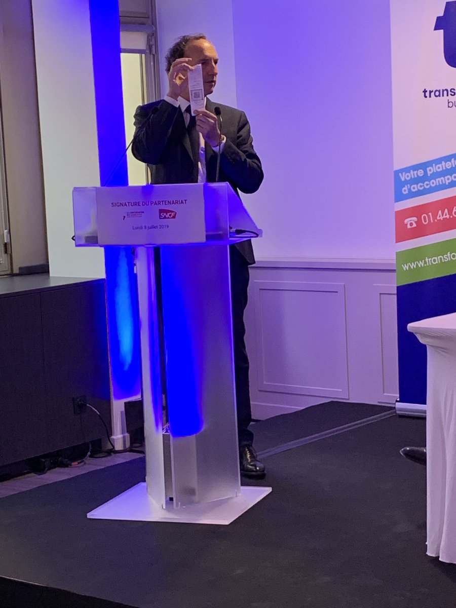 Signature partenariat #SNCF buralistes pour la vente de billets : « nous proposons une solution simple moderne basée sur une application sur tablette ou smartphone pour la vente de billet TER et TGV » Frank Lacroix DG #TER