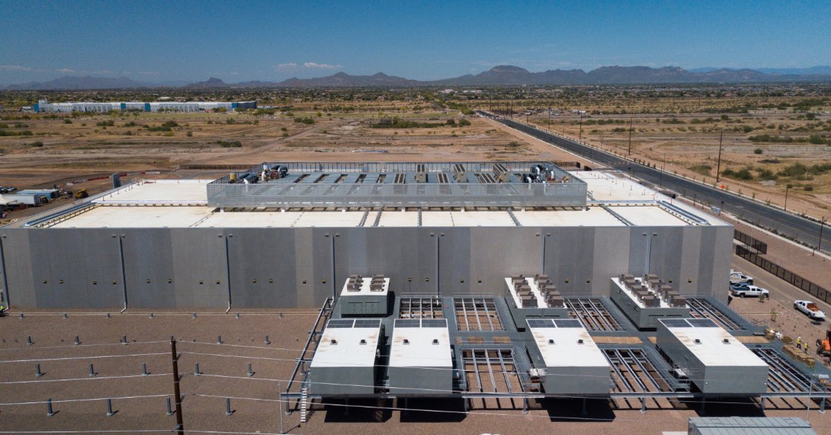 Our #Phoenix campus is a high-performance, cost-effective solution in the western US to meet the #datacenter needs of expanding #enterprises. Learn more about this market - ow.ly/g4t050uQJ0r. #Hyperscale #cloud #HybridIT #tech #IT