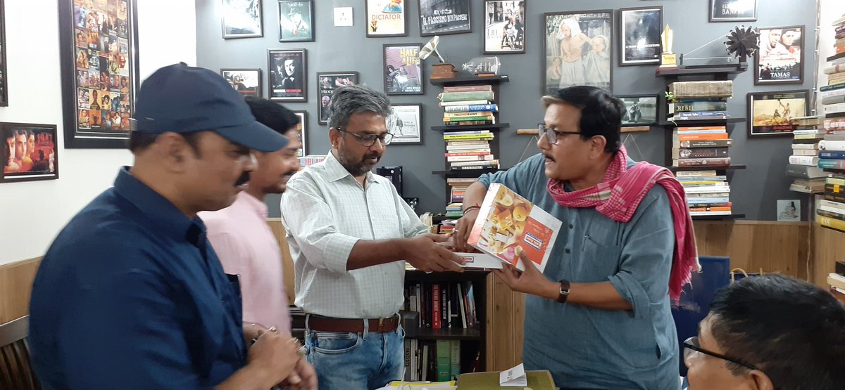 suraj_yadav2005's tweet photo. #200PointRoster Movement, #5MarchBharatBand , 7th March Ordinance and a Bill to enact Law.
Thanks and Congratulations!😊
Shri @MPDharmendraYdv and Prof @manojkjhadu .
Accompanying Dr @ratanlal72 , Dr @ritusinghmahin2 and Dharmveer Yadav.
#संविधान_बचाओ_संघर्ष_समिति
#BanEVM https://t.co/R0mxGCcIzu