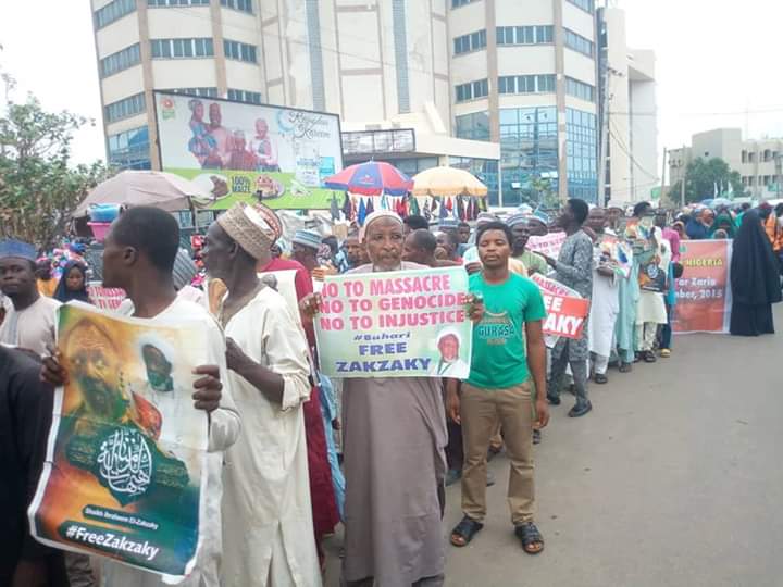 ibnmusababapkm's tweet photo. Today Monday ongoing Peaceful #FreeZakzaky Protest at Kano State by followers of Sheikh Ibraheem Zakzaky. https://t.co/CR35a5zeiG