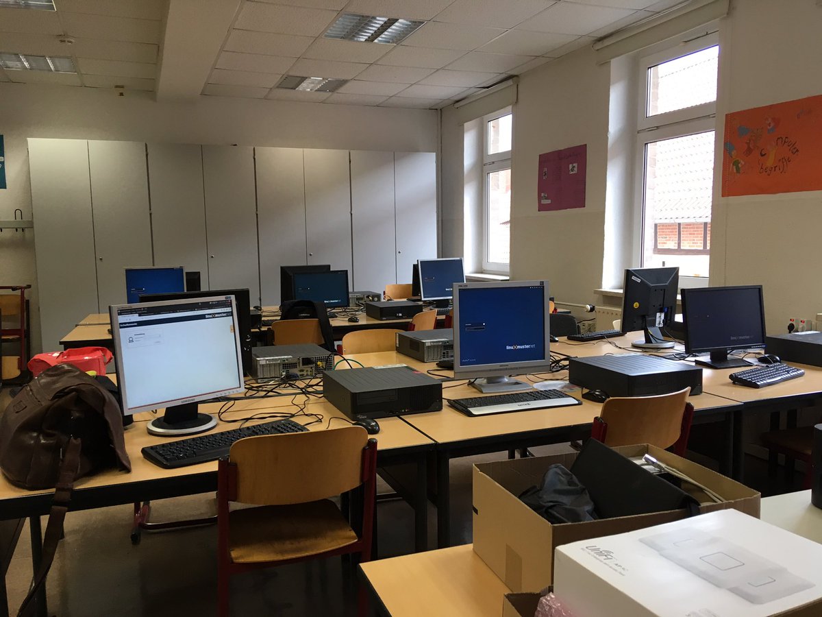 Martina43463055's tweet image. An einem Tag Schule auf #Linuxmuster umgestellt. Jeder Schüler hat nun sein eigenes Konto, auch für den Radius Server Und zur Dateiablage #OpenSource vereinfacht das Arbeiten #Twitterlehrerzimmer Danke für die Unterstützung.