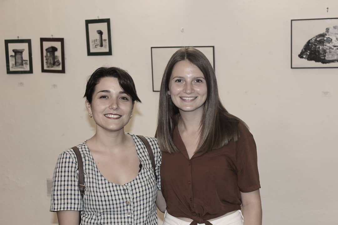 ➡️El projecte EXPO PRIMA arriba a final de temporada!!!
El passat divendres vàrem inaugurar l'exposició CASA de Judit Gorrías Pons!!! 
🙋‍♂️Tens fins el 5 d'agost per veure la mostra a la Biblioteca Pública de Maó!!! 
📷 Les artistes Alicia Masaró i Judit Gorrías!!!!