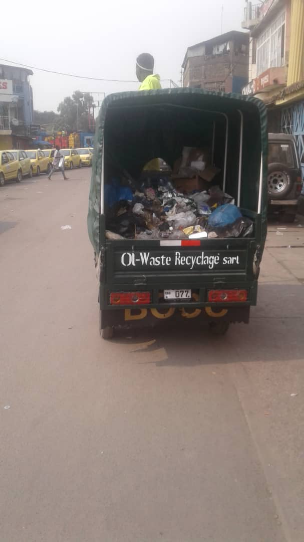olga_chera's tweet photo. Quand on travaille ça donne ça!!
Ol-Waste Recyclage sarl pour tout évacuation des déchets résidentiel et commercial
#WeTheAnswer
#AssainisementDeLaVille
#EnvironmentMatters https://t.co/kd5mDzaCUE