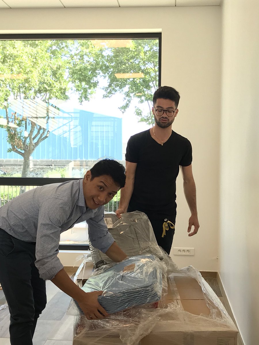 NaTran_RI's tweet photo. Merci à toutes celles et ceux qui ont fait de cette journée d’installation dans notre centre de recherche une vraie réussite 👏🏻 : #equipeprojet #dsi #d2al #dpmr #prestataires . En route pour de nouvelles aventures 🚀 https://t.co/vqJx6NZzFu