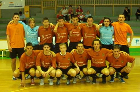 - <a href="/sergiolozano09/">sergio lozano</a> uno de los más grande también levanto la Copa de España Juvenil de Clubes, Fue en Valladolid 07 tras haberlo intentado en Cádiz y Viveiro. Desde cadete el jugador del <a href="/FCBfutbolsala/">Barça Futbol Sala</a> ya rugía y su equipo de toda la vida <a href="/UDRB/">UD Las Rozas FS</a> despidió a lo grande su etapa juvenil