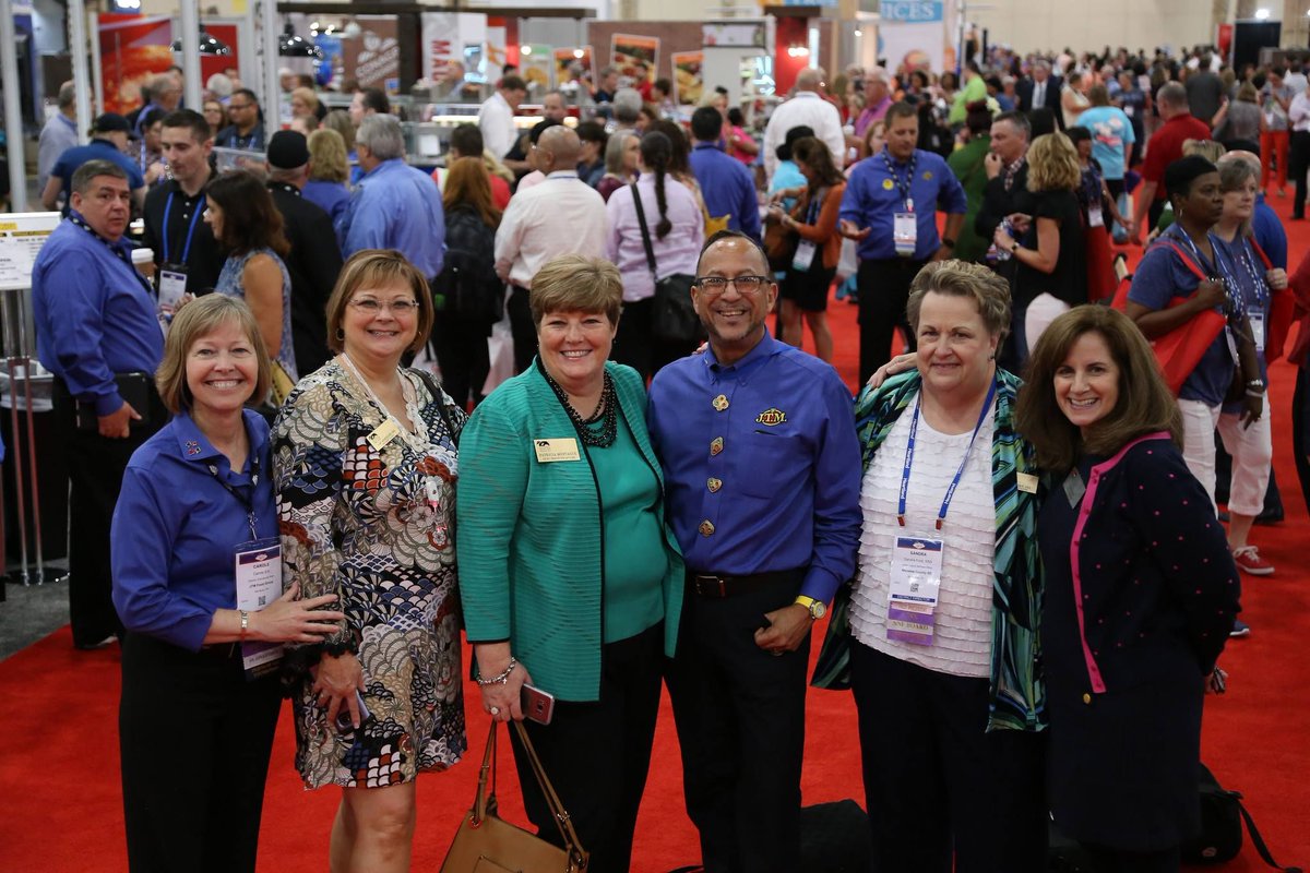 SNF_Tweets's tweet photo. #MondayMotivation A walk down memory lane with some #ANC18 photos! Are you coming to #ANC19 in St. Louis? Visit us at the SNF booth in the Marketplace to meet scholarship winners, ask about SNF scholarships, and pick up your Golden Ticket for a chance to win $10,000! #SNFInspire https://t.co/T9L3TFTpmy
