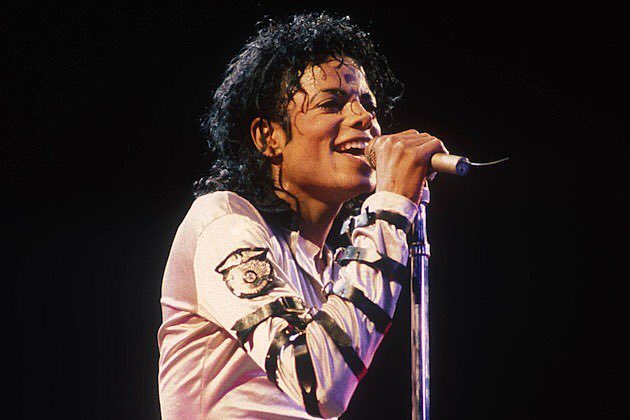 ActualGood's tweet photo. Michael Jackson - Thriller (1982) https://t.co/1zY2rqrxFQ
