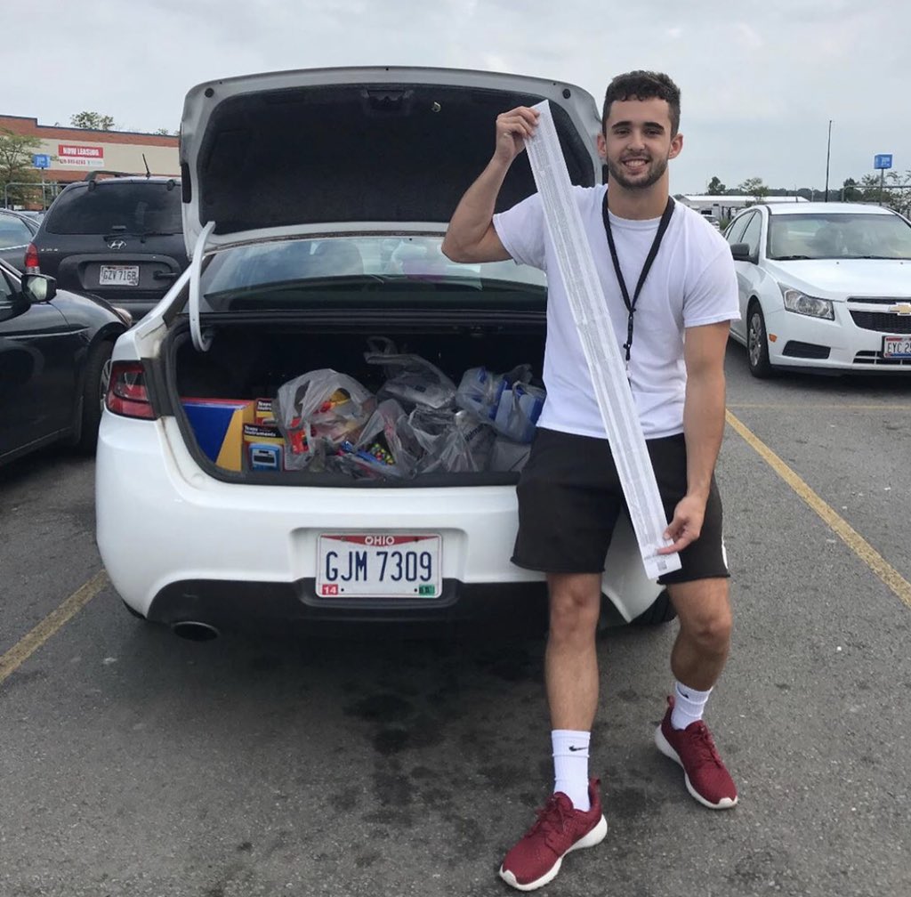 baileyleforge24's tweet photo. TWITTER I NEED YOUR HELP! I am a 20 year old having my 2nd annual back 2 school drive. I am supplying book bags + supplies for 3 schools. One of which is Trotwood who is recovering from horrible tornado damages. Every donation or retweet means the world. I can’t do this alone ❤️ https://t.co/6A3EVzXtNn