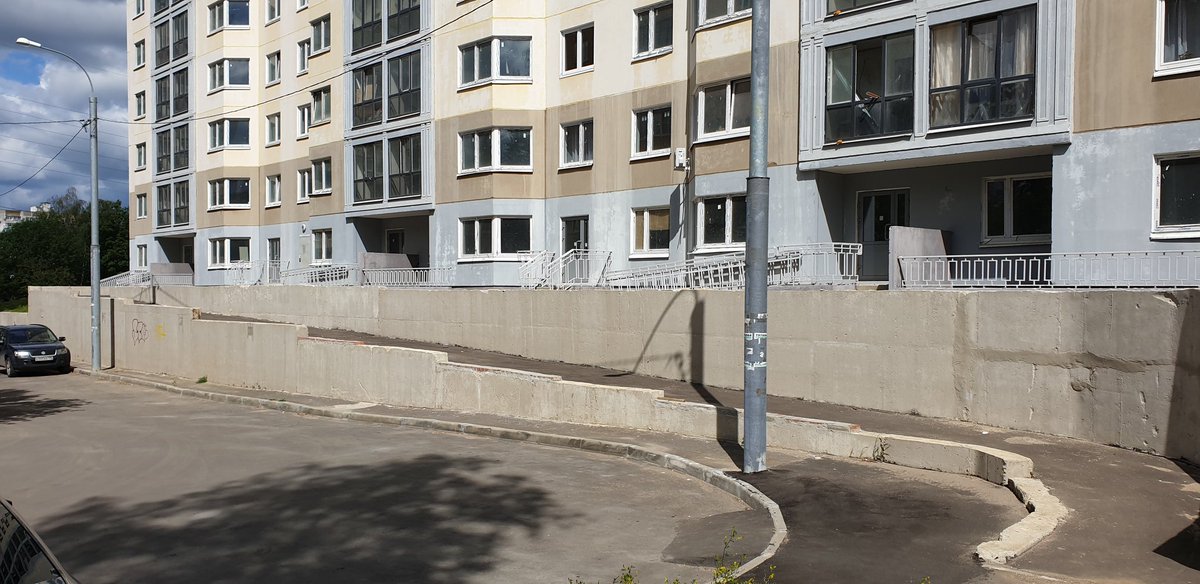 <a href="/Ivanov_Odincovo/">Андрей Иванов</a> Уважаемые Оксана Викторовна <a href="/OPushkina/">Оксана Пушкина</a> и Андрей Робертович <a href="/Ivanov_Odincovo/">Андрей Иванов</a> !!!
К сожалению обещанные <a href="/RCStroy/">РК Строй</a> сроки вновь сорваны!!! Есть вероятность опять остаться без тепла! На фото "современная" детская площадка без ограждения, как и подпорная стена.
Нужно новое совещание!!!