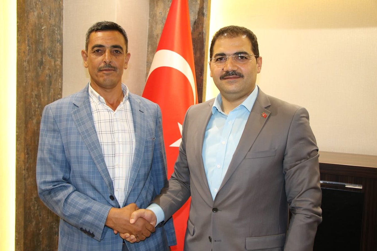 mcanpolatnet's tweet photo. İkiağız kırsal mahallemizin yol çalışmalarını kısa sürede tamamladık. Mahalle muhtarımız Halil Demirler'in teşekkür ziyareti bizleri memnun etti. https://t.co/Mzf7JWU1A6