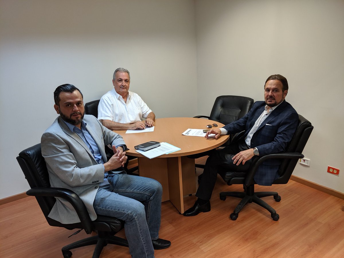 RQPidea's tweet photo. Acudimos a Fiscalía Anticorrupción de #NuevoLeón, solicitamos acceso a carpeta judicial del caso de la suegra del Gobernador de NL. Representantes de ONGs #Vertebra y #RedesQuintoPoder nos reunimos con el fiscal para conocer avances de la investigación.

#NoMásBroncoSuegras https://t.co/zPI76zQQbs