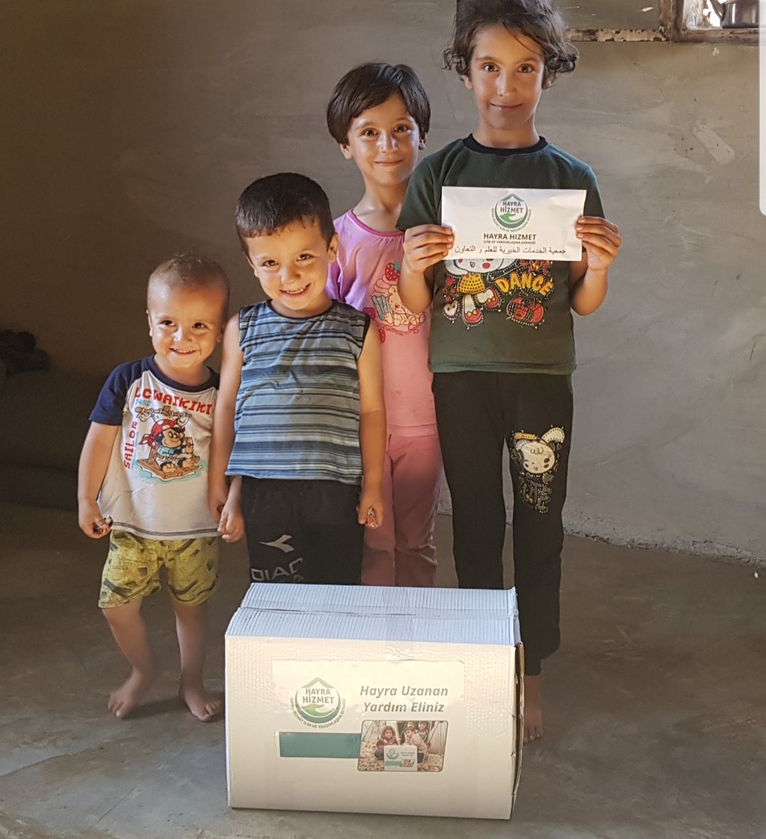 HayraHizmet's tweet photo. #Yetimleri Güldürmeye Devam Ediyoruz Sizlerin Destekleriyle...
Bu Ailede Tam #4_Yetim Var 1 Buçuk Yıldan Beri Bu Ailenin Tüm İhtiyaçları Dernek Tarafından Karşılanıyor.
Bugün Ailemizin 3 Aylık Kirası #350_TL Aylık Masrafı #150_TL Ve Gıda Kolisi Teslim Edildi. https://t.co/4URhRr3heV