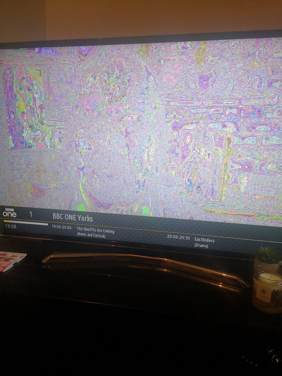 NatRalph's tweet image. Having major screen issues with @JVC_UK smart TV. Would anyone know how to fix this or even describe what&apos;s going on here. Some screens fine, moving image has an issue. Tried turning off and on again!! #jvc #smarttvissues #smarttvrepair