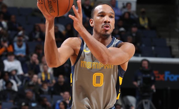 LegadoNBA's tweet photo. Avery Bradley acordó de palabra un contrato de dos años (el segundo con opción) y 9.7 Millones de dólares para convertirse en jugador de #LakeShow .

#NBA #NBAFreeAgency https://t.co/oGi1BkDej7