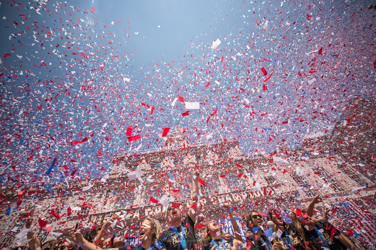 nycgov's tweet photo. #ThisWeekInNYC: @NYCMayor de Blasio announced a #TickerTapeParade to honor record breaking, World Cup championship winning #USWomensSoccerTeam: https://t.co/dXhISFJL3D #USWNT https://t.co/FEfABXwAYQ
