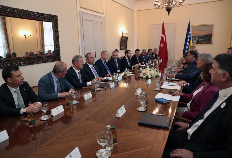 TC_AsuncionBE's tweet photo. El presidente Erdoğan se reúne con miembros del Consejo Presidencial de Bosnia y Herzegovina.#SCEEP https://t.co/00W7EdJtjT