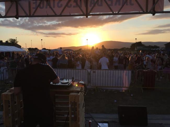 Askambury festival packed out by crowds.
nwemail.co.uk/news/17756227.…