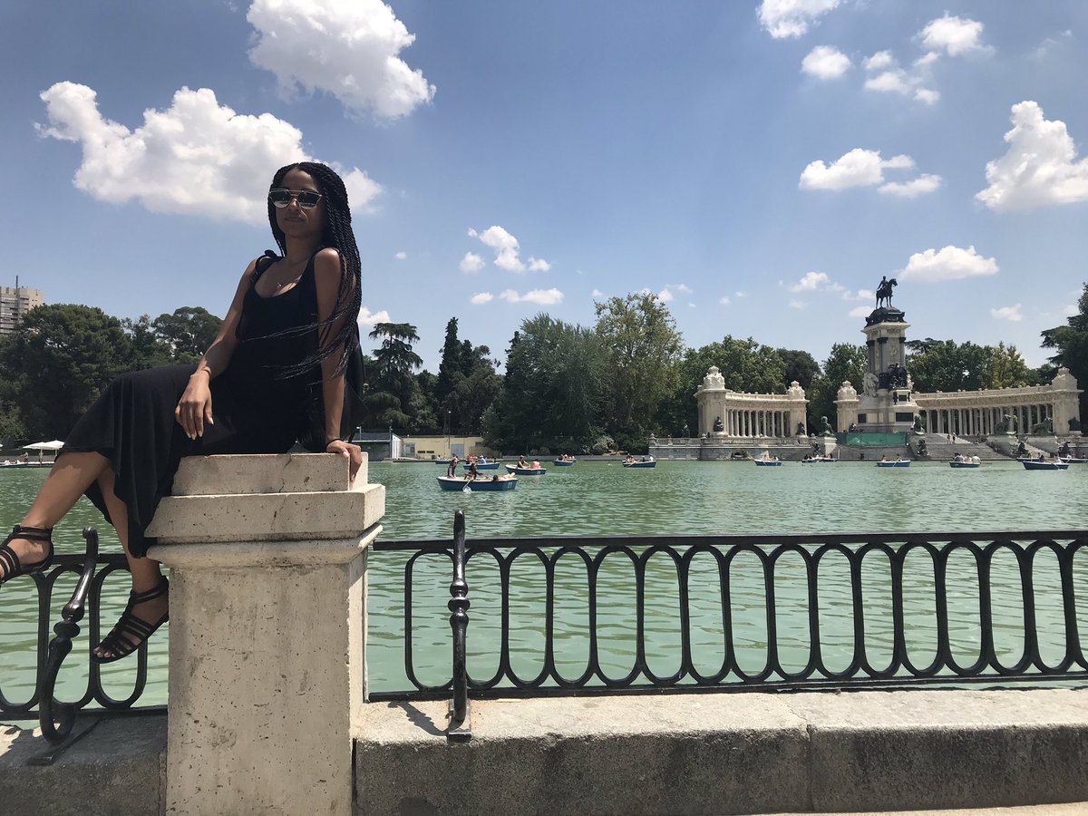 FindMysteryGirl's tweet photo. Things to do in #Spain 🇪🇸 (#travel thread) 

#MysteryOnTheMove 🌎 #FindMysteryGirl 😎 https://t.co/qQb3GAiWBD