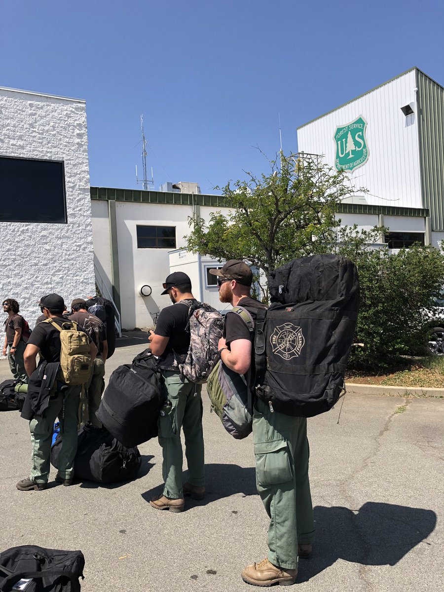 R5_Fire_News's tweet image. An additional five crews are mobilizing today from Redding to assist with fires in Alaska. Elk Mountain, Modoc, Mad River, Eldorado and American River Hotshots are headed to help with the many wildfires currently burning in Alaska.