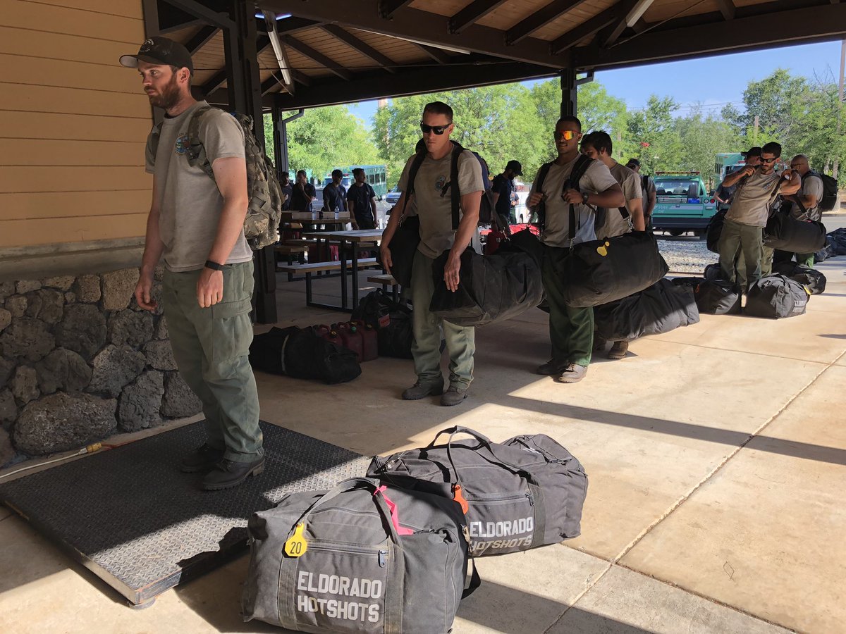 R5_Fire_News's tweet image. An additional five crews are mobilizing today from Redding to assist with fires in Alaska. Elk Mountain, Modoc, Mad River, Eldorado and American River Hotshots are headed to help with the many wildfires currently burning in Alaska.