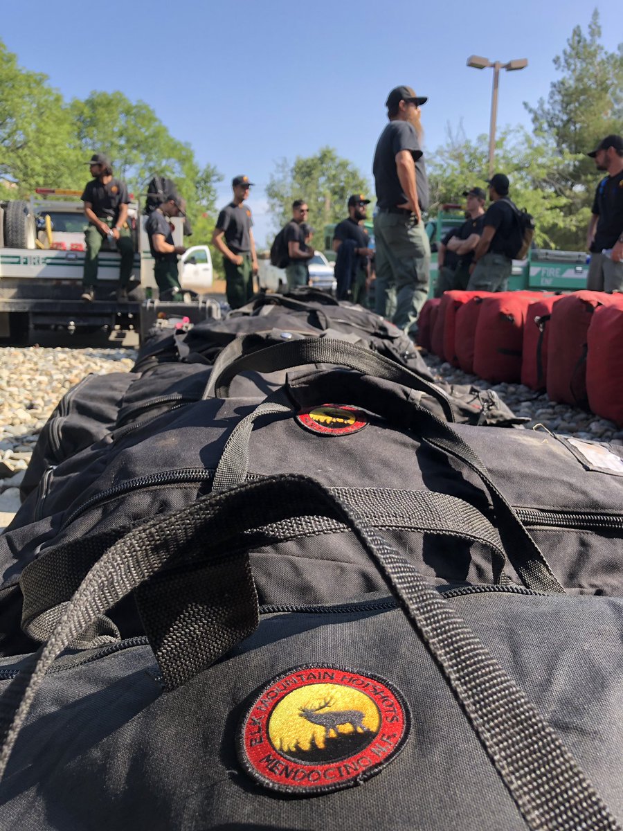 R5_Fire_News's tweet image. An additional five crews are mobilizing today from Redding to assist with fires in Alaska. Elk Mountain, Modoc, Mad River, Eldorado and American River Hotshots are headed to help with the many wildfires currently burning in Alaska.
