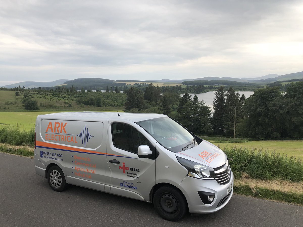 Kyddscot's tweet photo. I definitely get to see many beautiful parts of Scotland whilst working 🏴󠁧󠁢󠁳󠁣󠁴󠁿 #Scotland #stunning #views #onthedoorstep https://t.co/GoYvmDDAvp