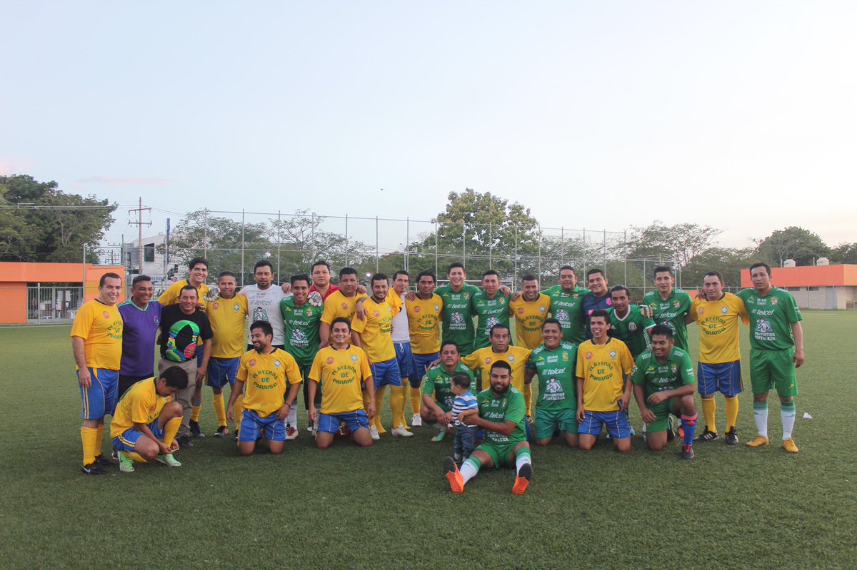 MarioRamirz's tweet photo. ¡Agradable Convivencia con todos los amigos de Playeros de Paraíso y Cacaoteros de Tabasco! Gracias a todos por su esfuerzo y derroche de talento en este partido. 
#EnTabascohayFutbol ⚽️🔥 https://t.co/nP17bIX68o