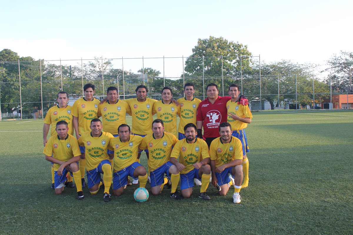 MarioRamirz's tweet photo. ¡Agradable Convivencia con todos los amigos de Playeros de Paraíso y Cacaoteros de Tabasco! Gracias a todos por su esfuerzo y derroche de talento en este partido. 
#EnTabascohayFutbol ⚽️🔥 https://t.co/nP17bIX68o