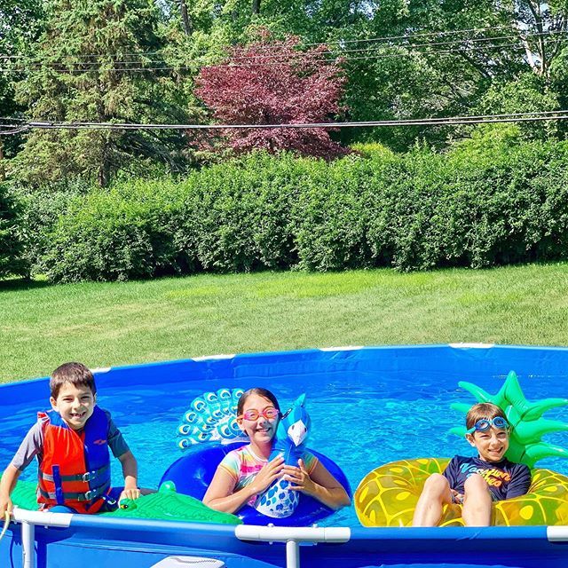 5fortheroadblog's tweet photo. These kids are loving life in the new pool!💦We will be traveling next week so I’m enjoying some local fun and just being home. •
•
•
#parentinglife #parentingblogger #parentingisfun #parentingrocks #parenting #parenthoodrocks
#celebratethelittlethings #MomLifeIsTheBestLi… https://t.co/XskJjVaDIg