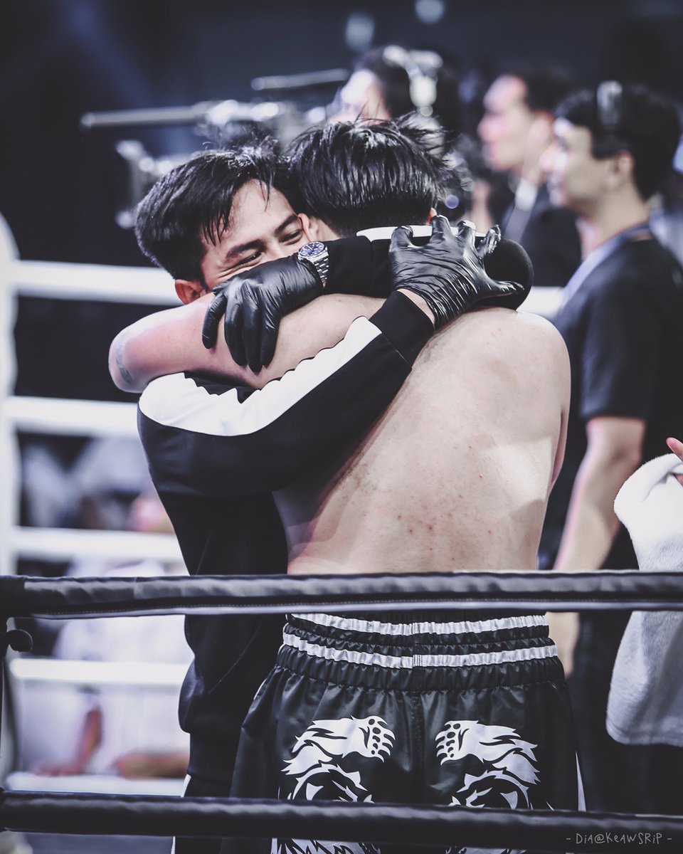 keawsrip's tweet photo. ก อ ด
#HunzIPH
#BlackBear
#TeamHunz
#TeamBlack
#10Fight10
#10Fight10PresentedbyGSBATTERY #CelebrityBoxing #Boxing #Thailand #Workpoint23 #เจมีดี @Hunz_IPH https://t.co/YqHEh3ibZ2