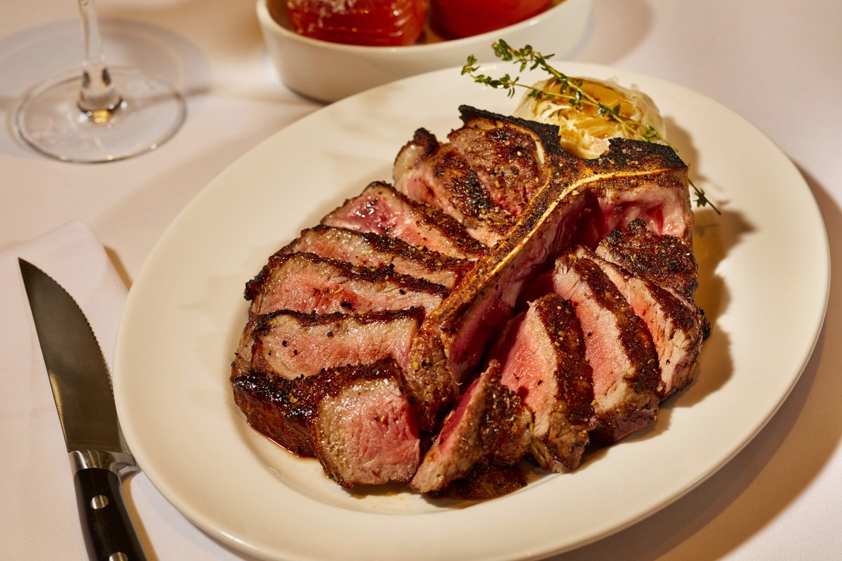 LawrysPrimeRib's tweet photo. Tender, juicy, delicious, and ready for you to dig in! Check out our expanded menu options now available. #DinnerTime #Porterhouse #ExpandedMenu #BeverlyHills https://t.co/eNyJBaiMBZ