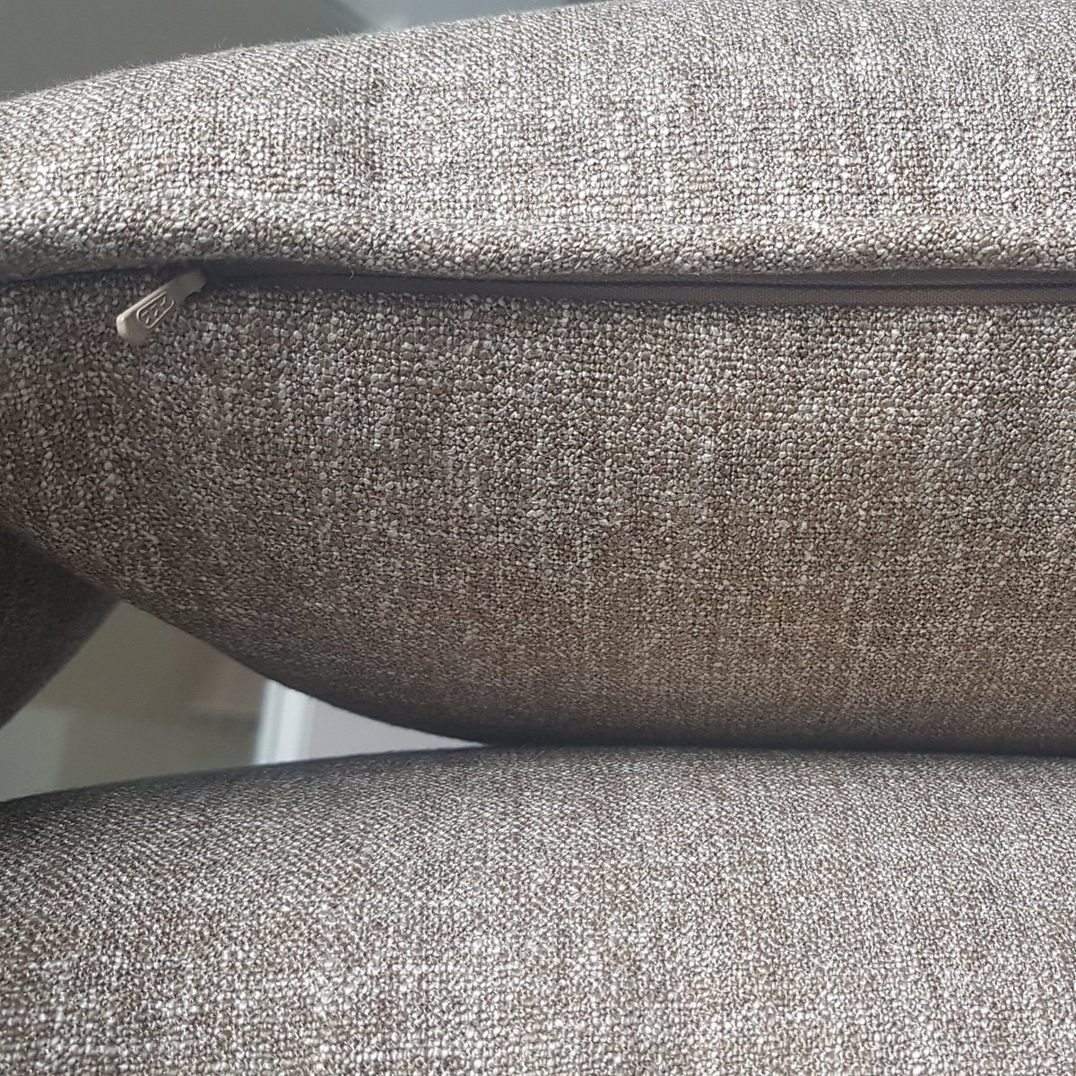 PreciousHugs_'s tweet photo. More zips completed today on custom orders; chosen from the wide selection at @jaycotts and as always delivered quickly and professionally ๐ฎ๐๐
#Sewing #ConcealedZips #HaberdasheryHeaven https://t.co/SHT9jZmUBh