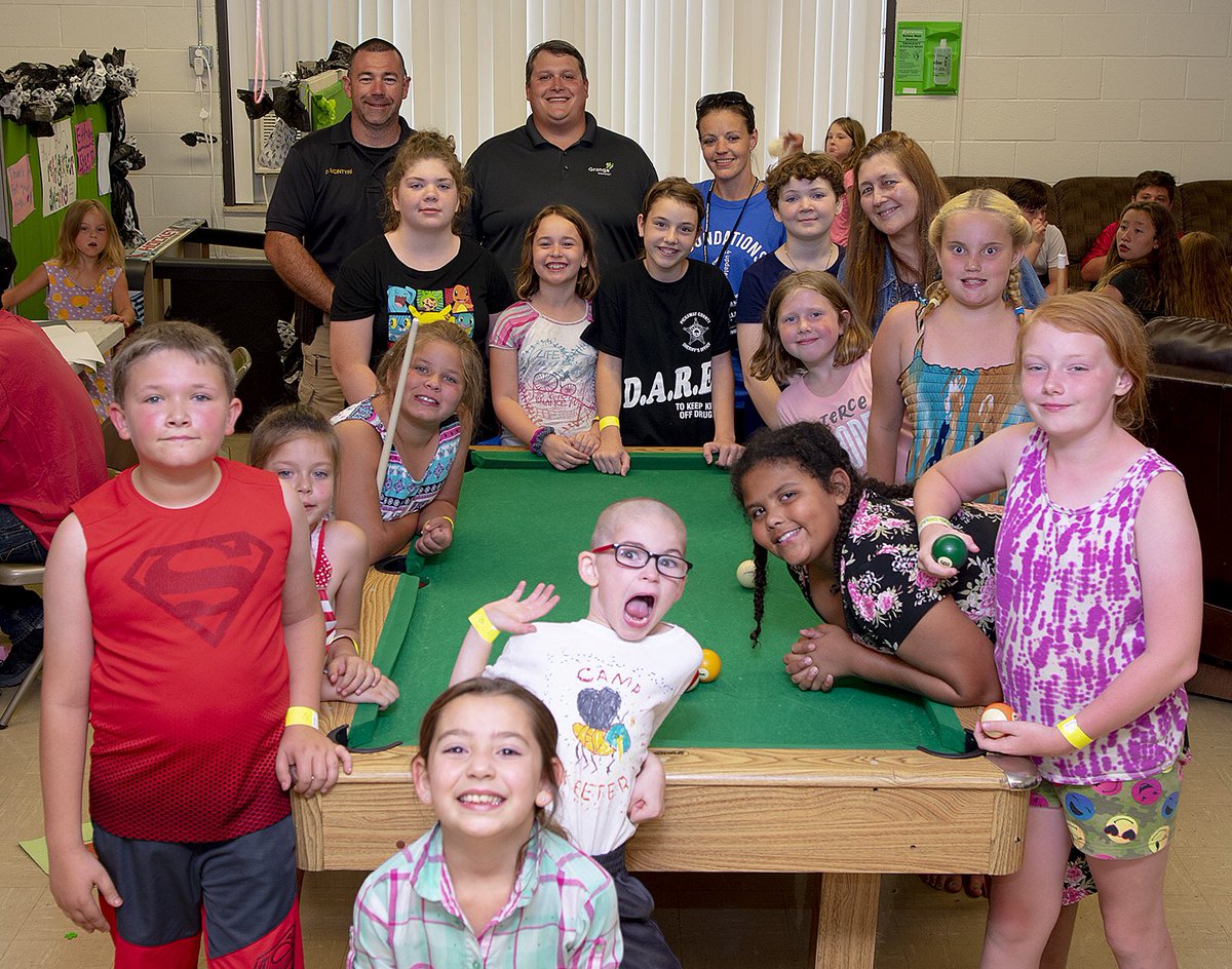 FoundationsOH's tweet photo. Last Tuesday night local support was really shown to us! Our local Buffalo Wild Wings provideed food for all our kiddos and the Circleville Elks Lodge #77 presented us with a check for $1000.00!! We cannot thank our local supporters enough! https://t.co/qnICqGIsyz