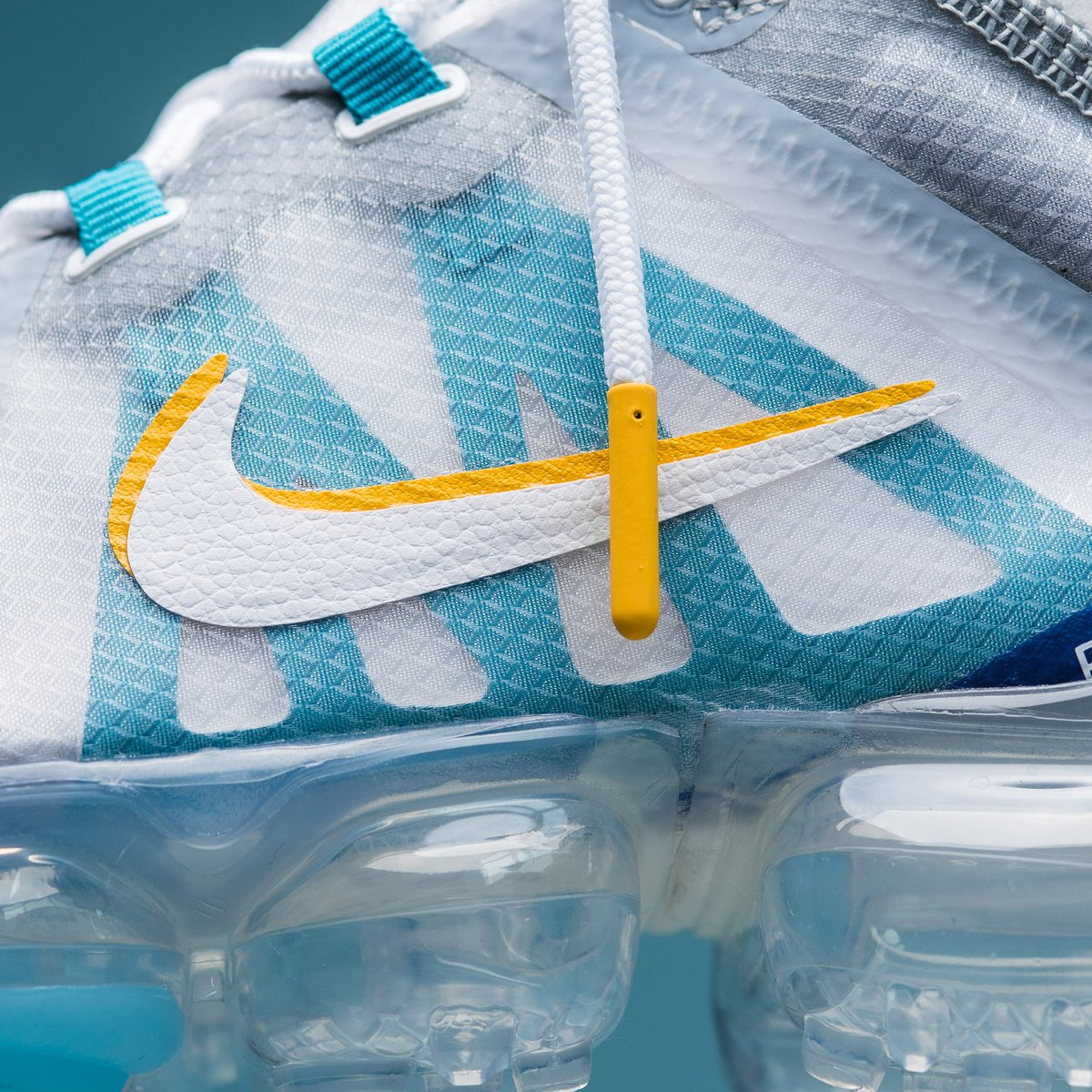 nike vapormax se white