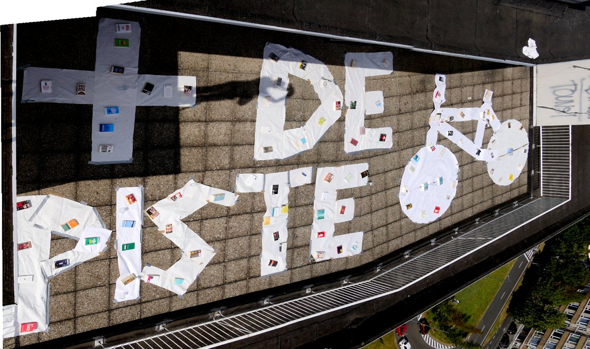 We had another message for the #TourdeFrance in Brussels yesterday, one for which we needed the cameraman in the heli. Alas, this one didn't make it past the censor 😅. #GrandDepartBxl #tourdeforce