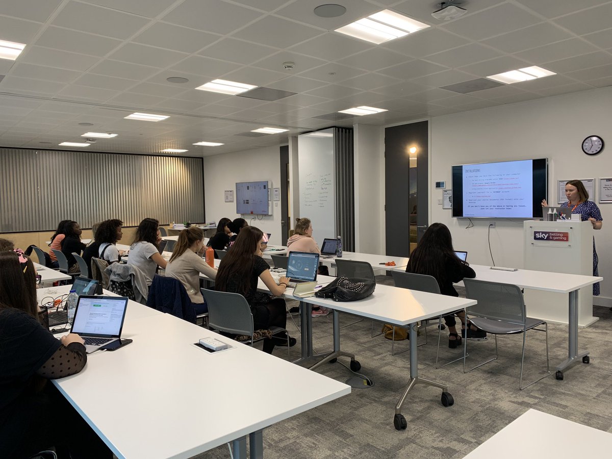 paw_lean's tweet photo. Kicking off our @CodeFirstGirls summer intensive coding course at @SkyBetCareers! β¨
@itsjaderyan teaching us the basics of HTML and how to get started with coding front-end.
#WomeninTech #LeedsCFG https://t.co/CGtn6PT4RQ