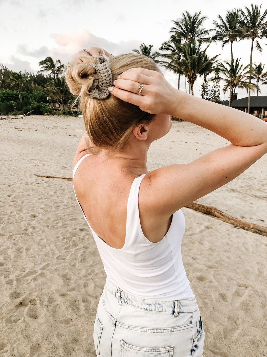 TuulaCollective's tweet photo. Today is a topknot kind of day! #ottstyle #613style #ottawastyle #scrunchies #scrunchiesareback https://t.co/0YM0YpGeak