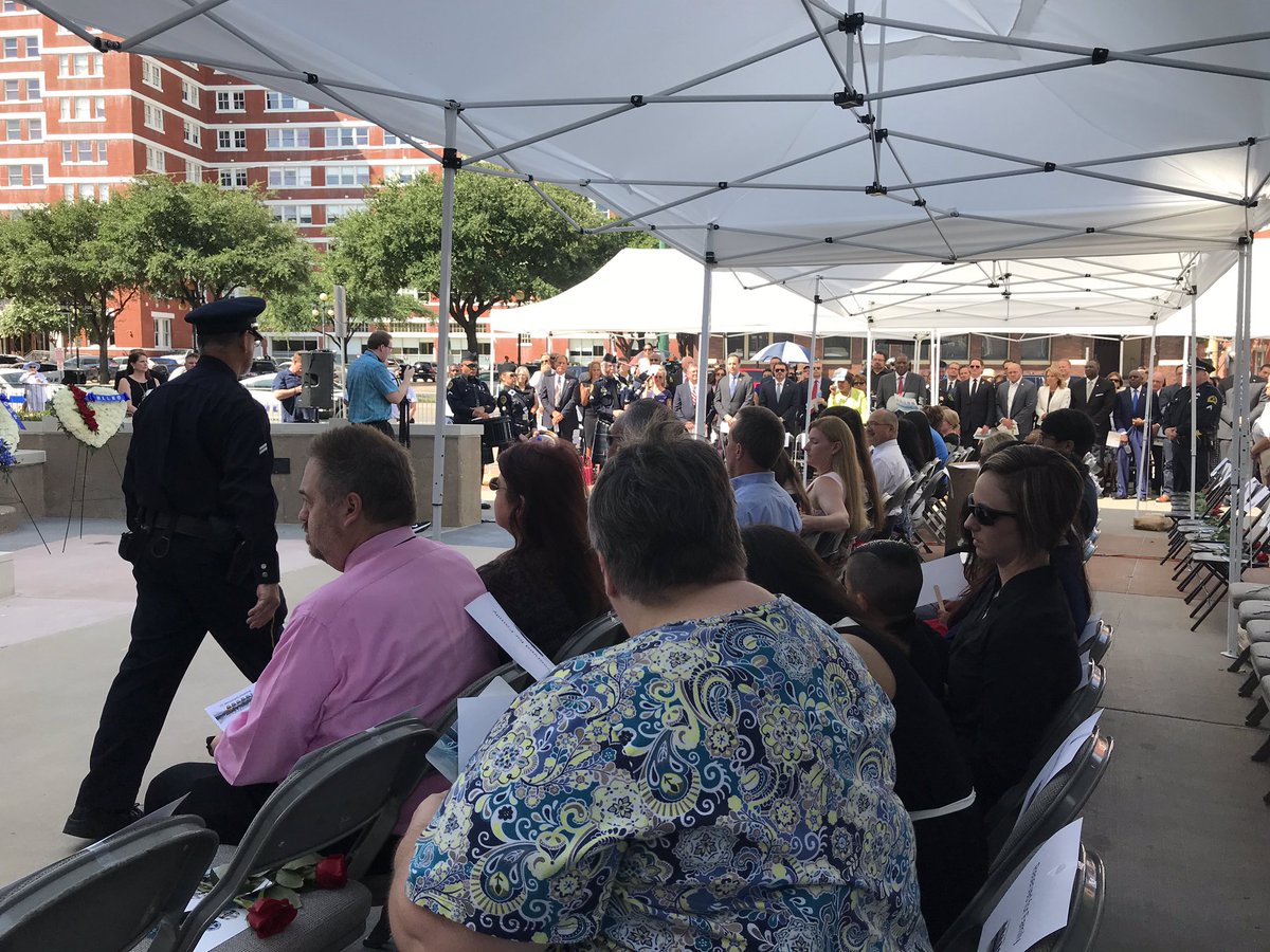 UReneeHall's tweet photo. 7/7 Monument Unveiling was wonderful. To those who were in attendance, prayed for or thought of the Dallas Police Department today, โThank youโ #RememberTheFallen5 https://t.co/rmT0DSCCdz