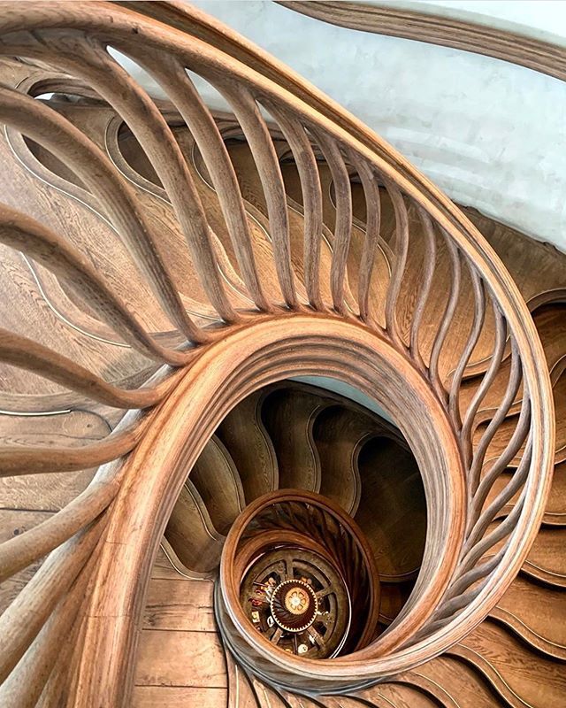 we just cannot get enough of this staircase #staircase #design #restaurant #details #interiordesigner #interior #hidelondon ift.tt/2FWxn2D